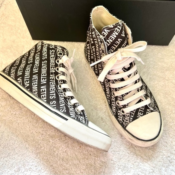 VETEMENTS Black/White Logo Print Canvas Hi-Top Sneakers Size 36. 6M